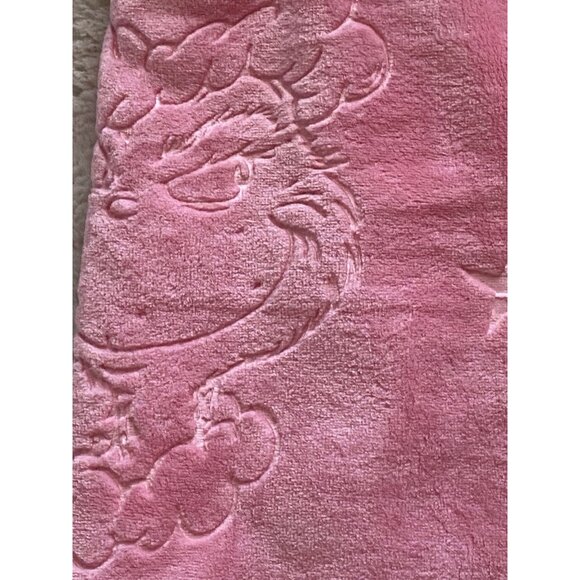 Dr. Seuss The Grinch Embossed Pink Throw Blanket Christmas 50 X 70" VIRAL NEW - Picture 8 of 14